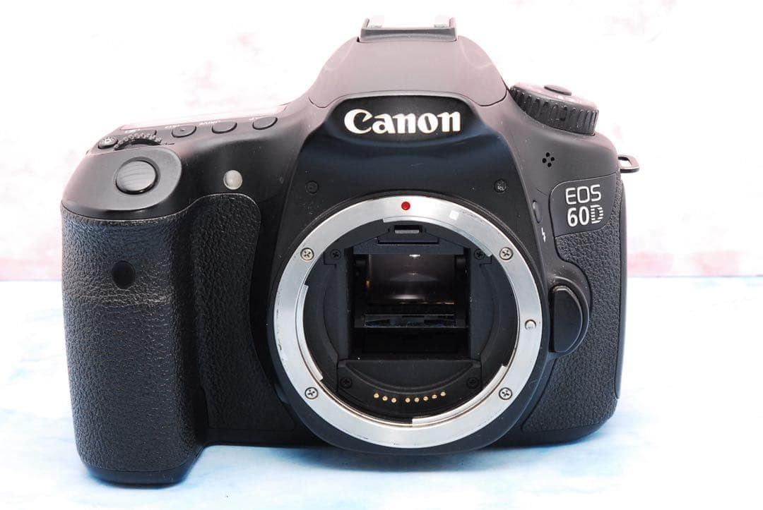 ☆Canon EOS 60D☆一眼レフカメラ☆S数少☆手ぶれ補正レンズ付