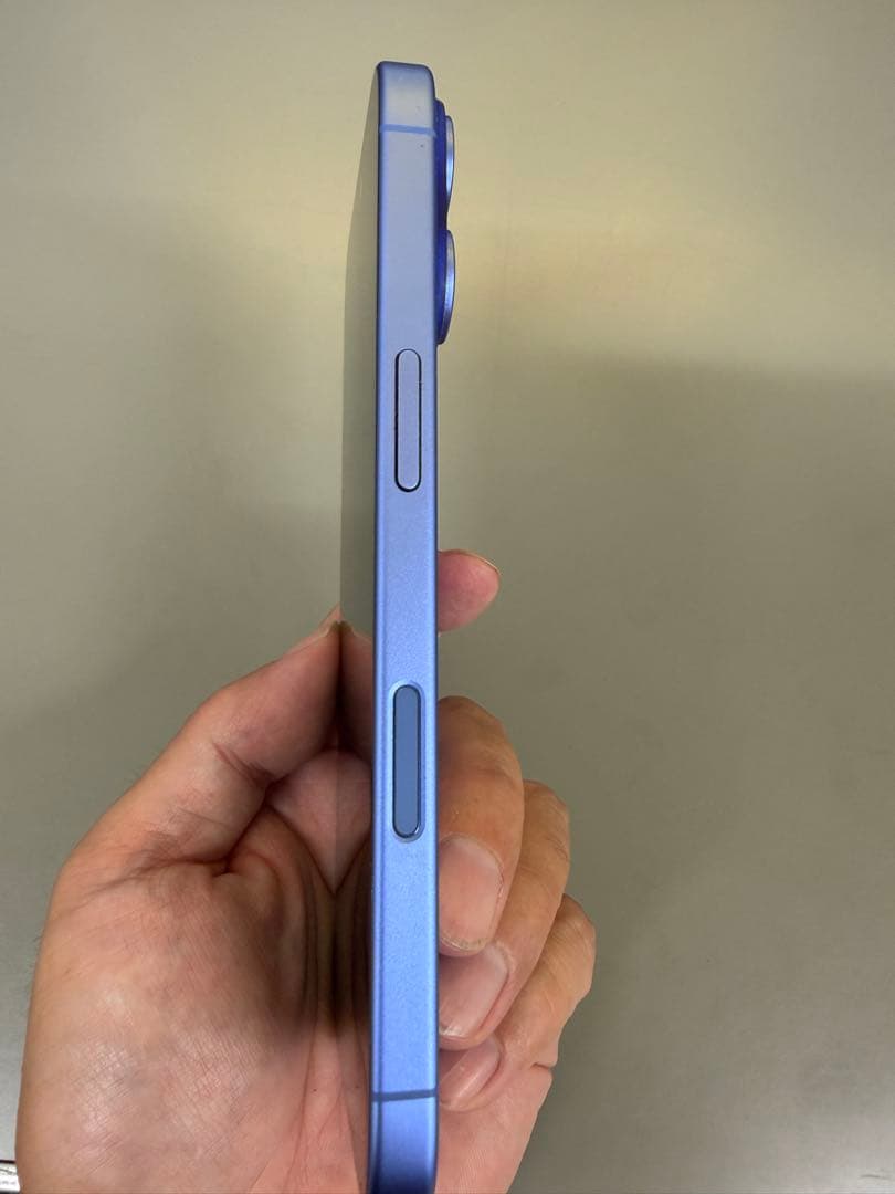 Apple iPhone 16 Simフリー　128GB ウルトラマリン+オマケ