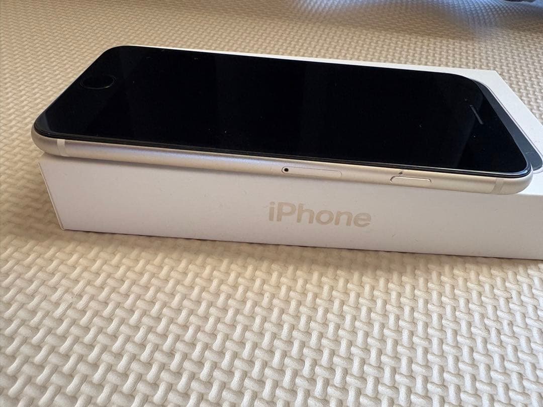 【美品256GB】iPhone SE第3世代 SIMフリー バッテリー◎