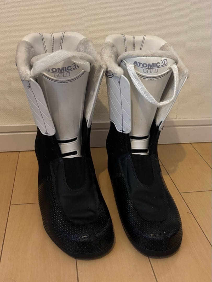 ATOMIC フリースキー　ブーツ