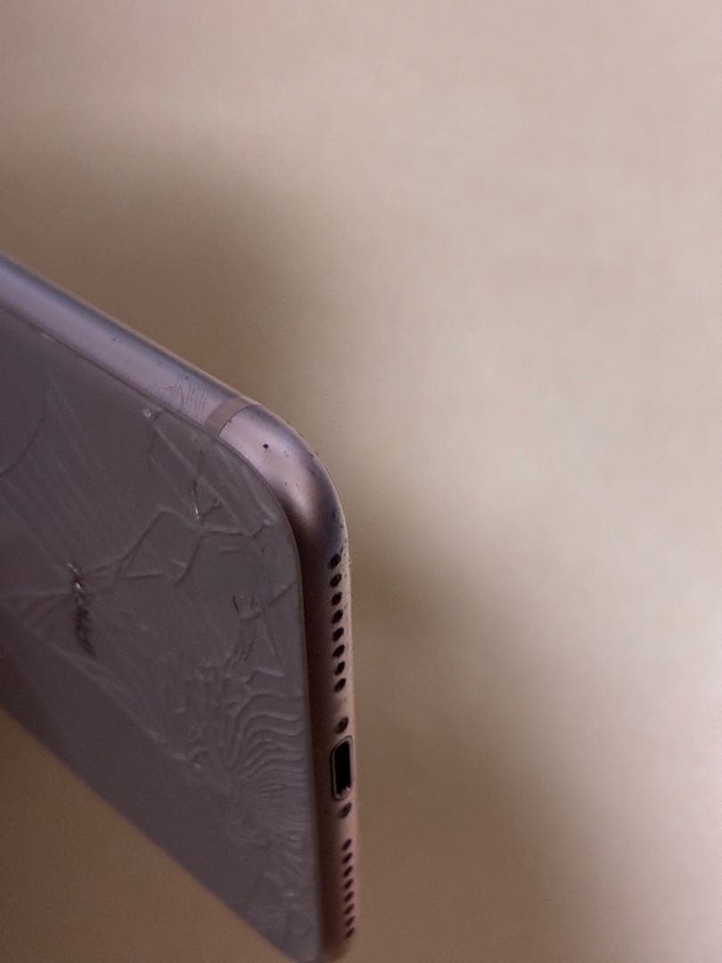 iPhone8Plus 256GB ゴールド　スマホ中古品