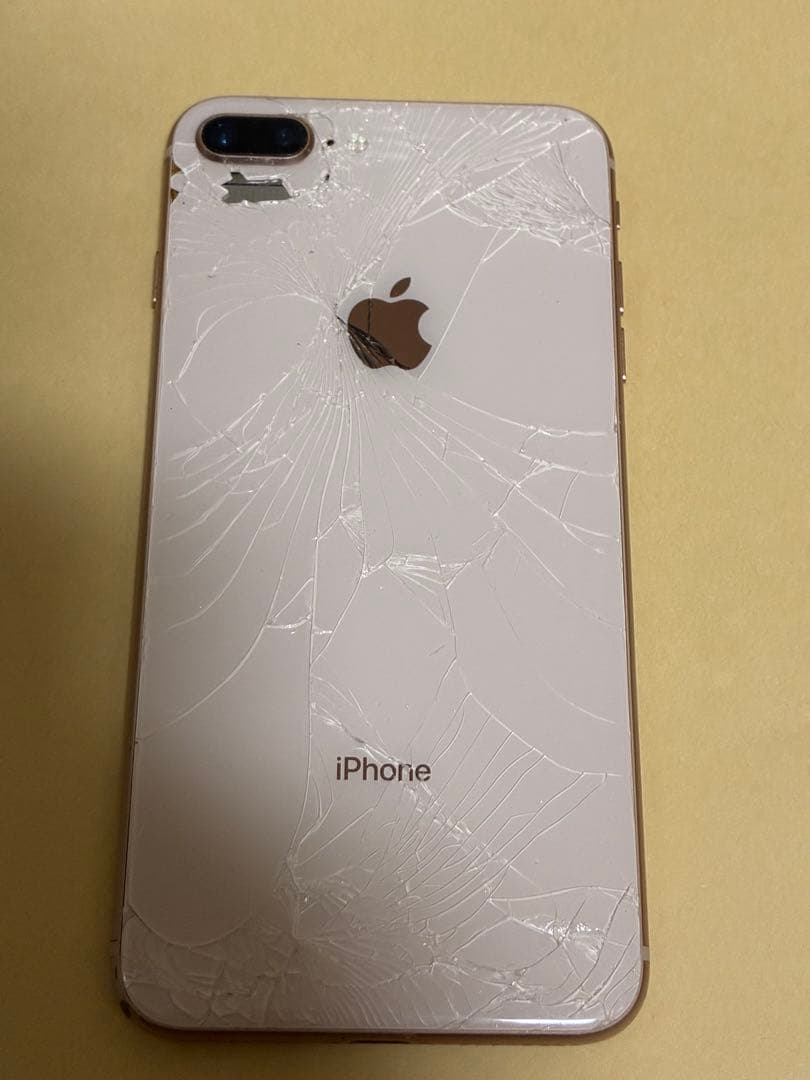 iPhone8Plus 256GB ゴールド　スマホ中古品