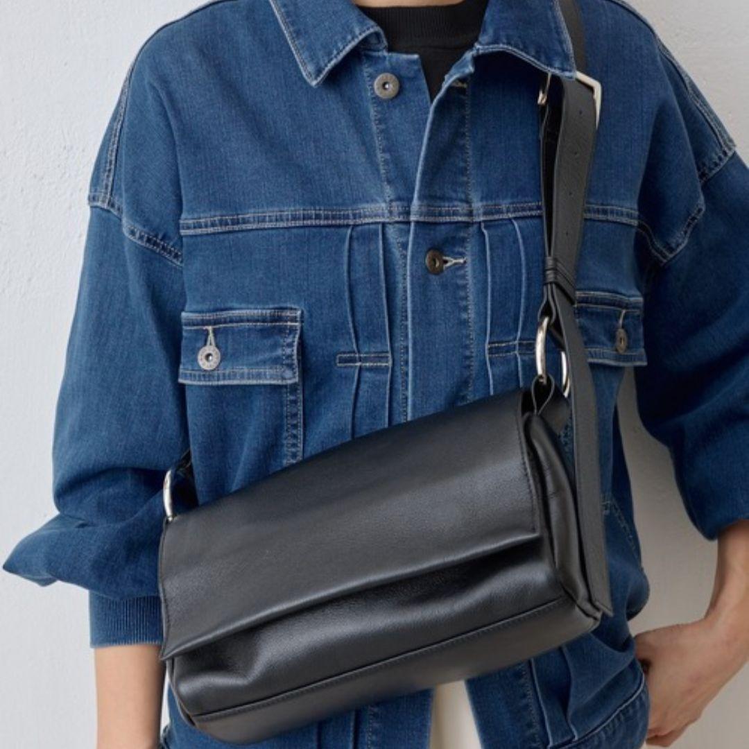 新品 タグ付き　ウエストポーチ レザーリングボディバッグ ビアズリー