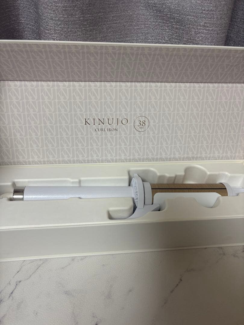 KINUJO 絹女　コテ　アイロン 38mm ホワイト
