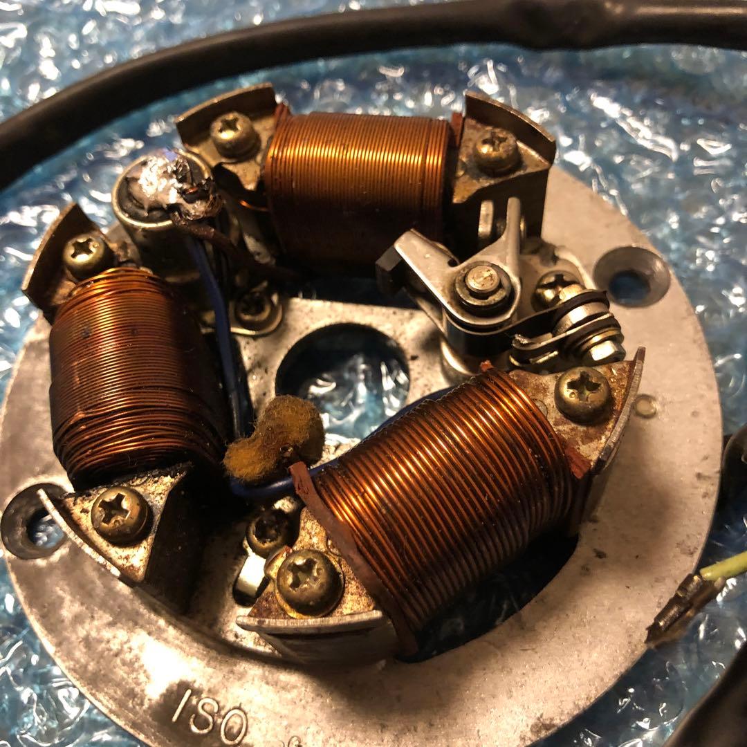 点火コイル 3コイル 金属製カワサキKM90の実働車からの取り外し部品です。