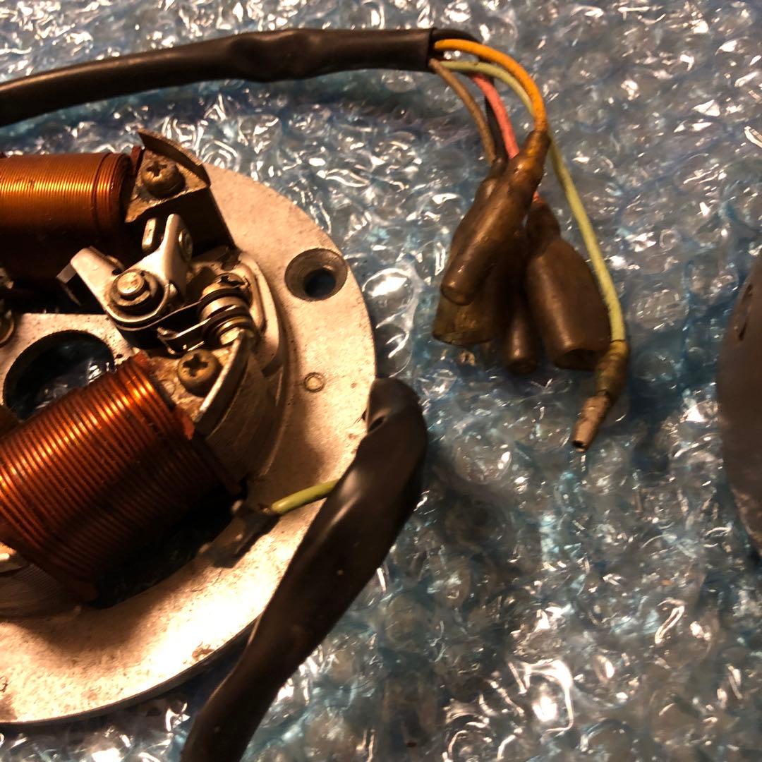 点火コイル 3コイル 金属製カワサキKM90の実働車からの取り外し部品です。