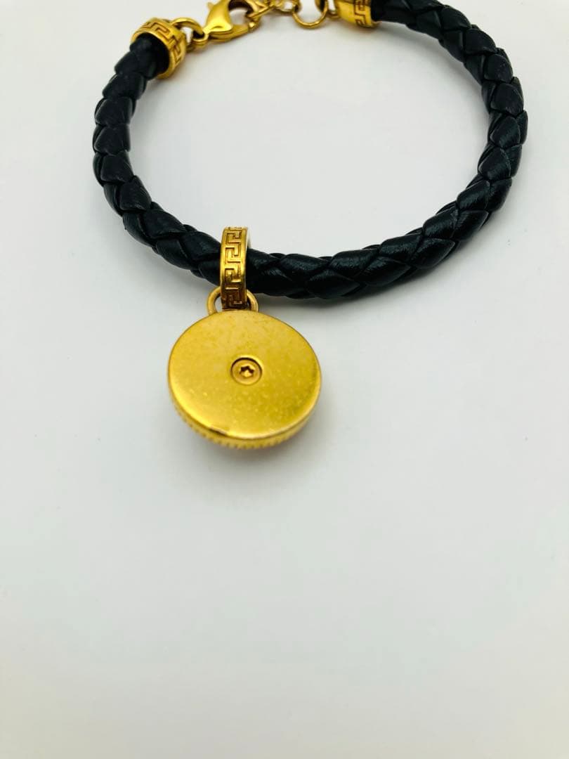 ヴェルサーチ　ブレスレット　ヒョウジン着用モデル　メデューサ　レザー