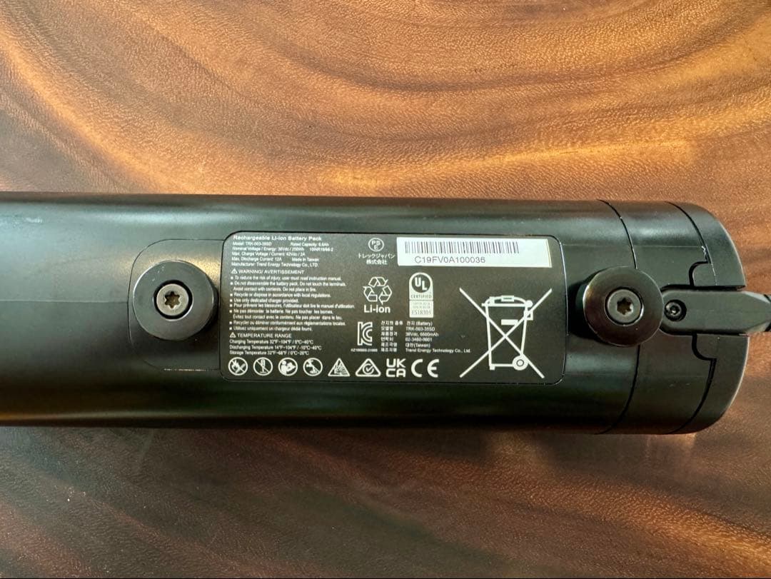 【新品同様】TREK レンジエクステンダーバッテリー＋ケーブル