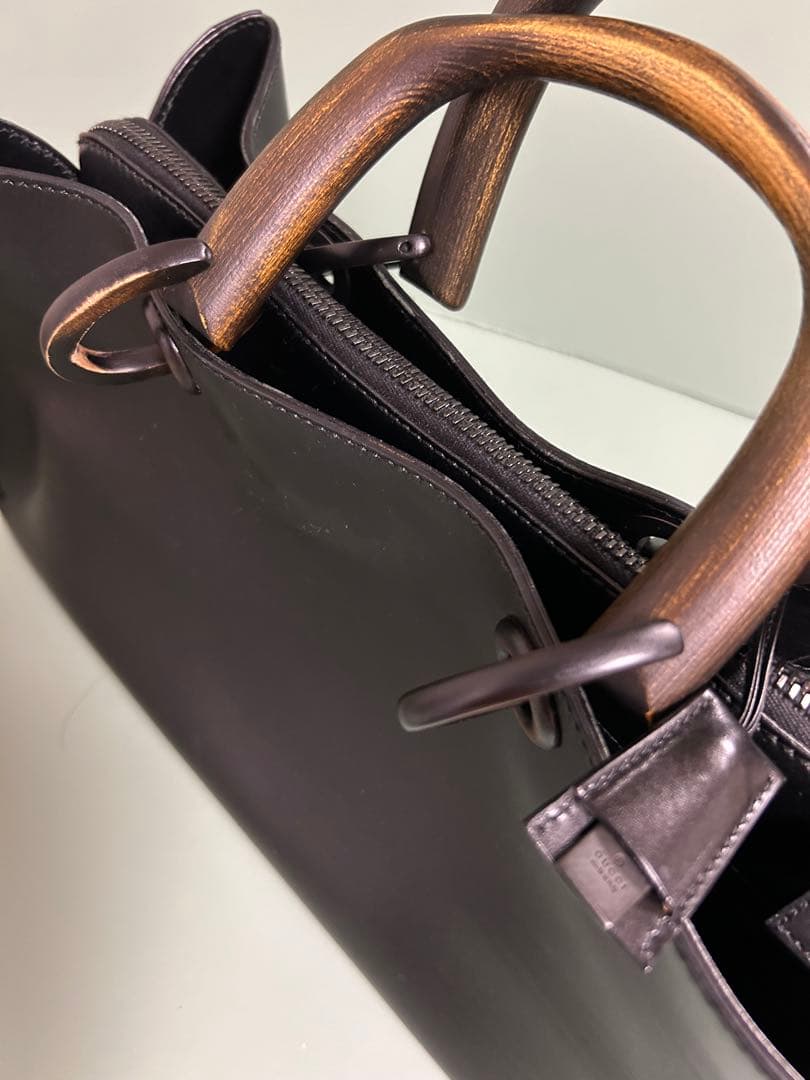 美品　グッチバック　レザー