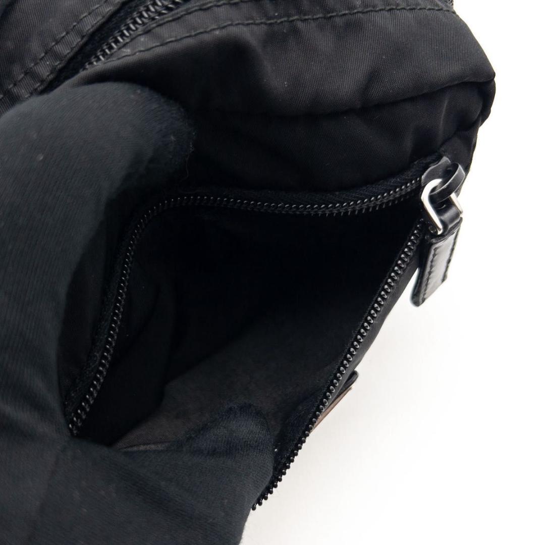 【極美品】PRADA テスートナイロン　ポーチ　トライアングルロゴ　黒