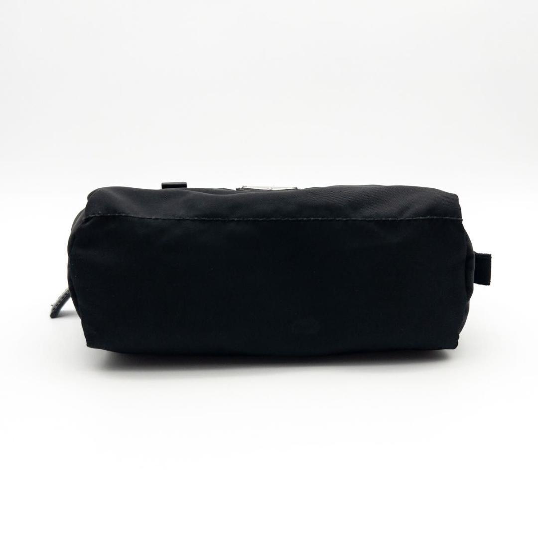 【極美品】PRADA テスートナイロン　ポーチ　トライアングルロゴ　黒