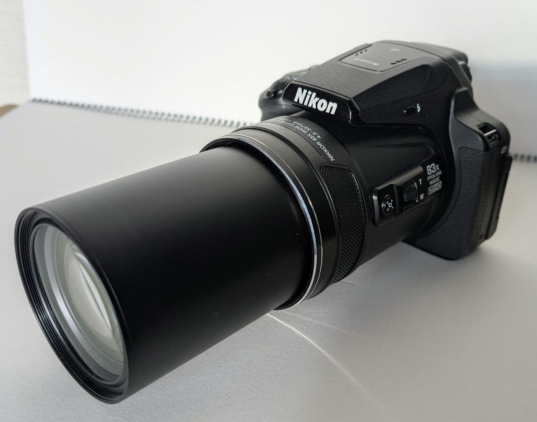 Nikon COOLPIX P900 本体と付属品