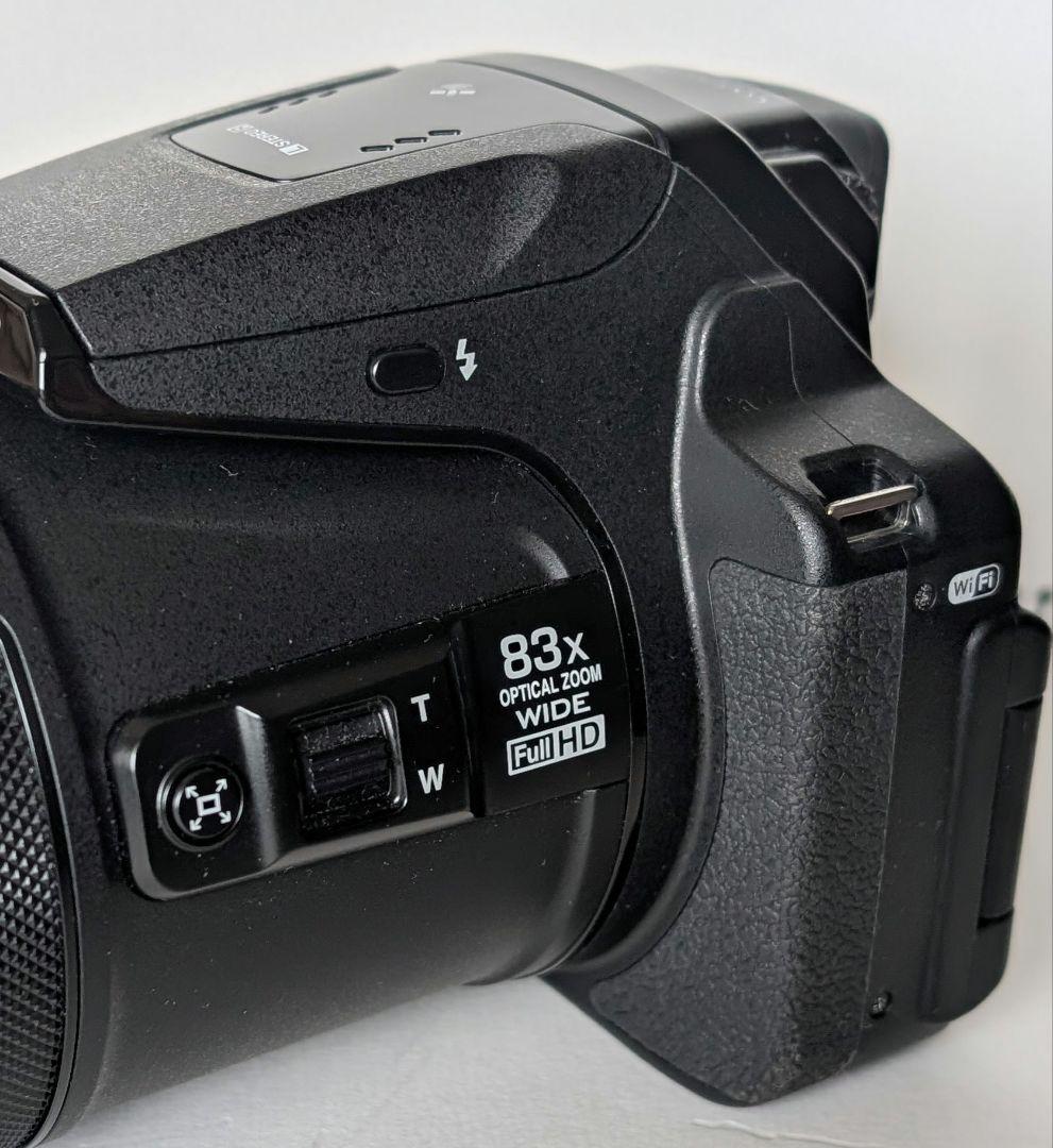 Nikon COOLPIX P900 本体と付属品