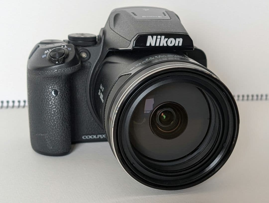 Nikon COOLPIX P900 本体と付属品