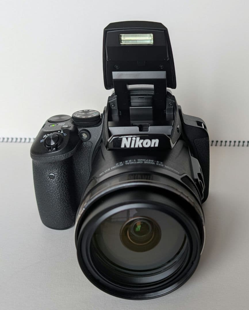 Nikon COOLPIX P900 本体と付属品