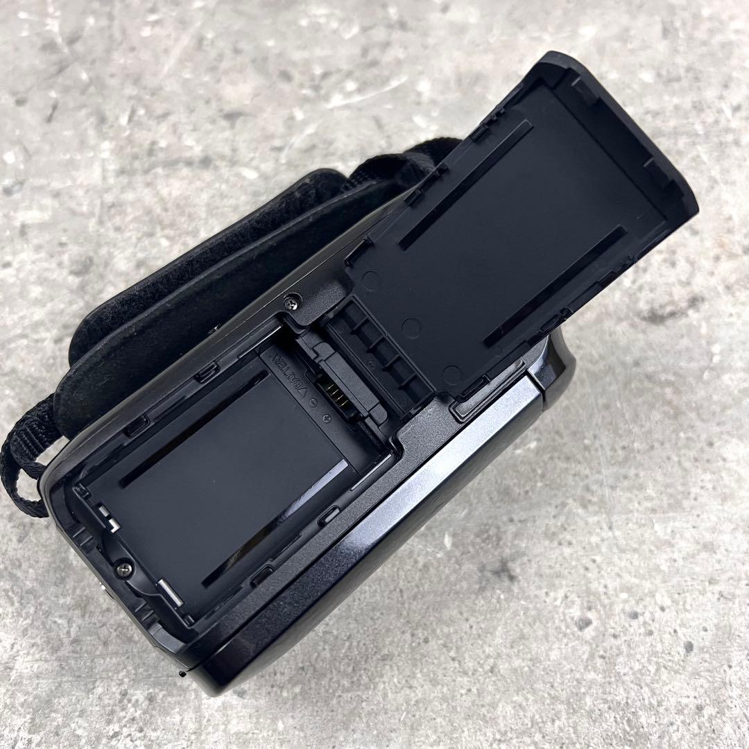 Canon iVIS HF R21 28倍ズームHDビデオカメラ　タッチパネル