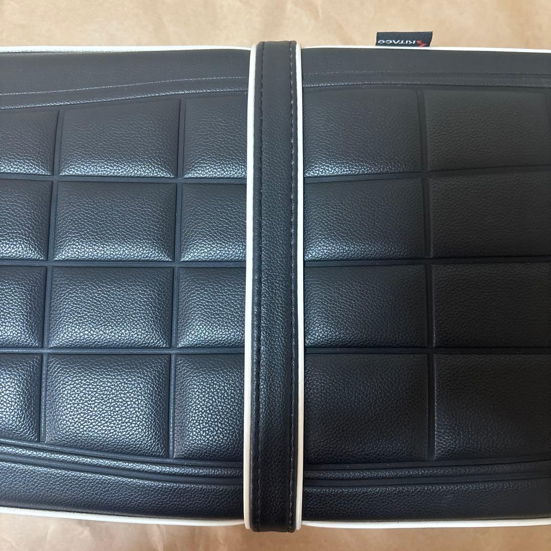 ダックスのカスタムシート（ KITACO キタコ） ホワイトパイピング