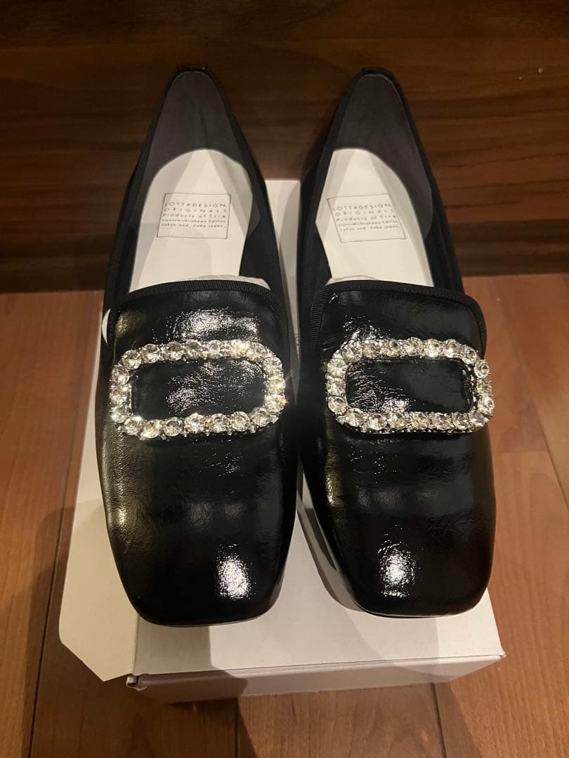 ロッタデザイン　オペラビジュー　ブラックエナメル　24.5