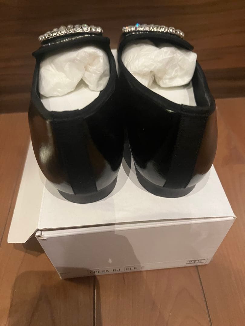 ロッタデザイン　オペラビジュー　ブラックエナメル　24.5