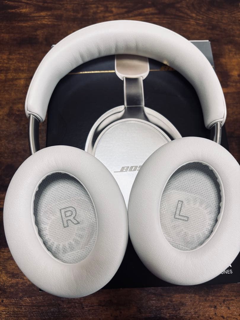 Bose ワイヤレスヘッドホン シルバー