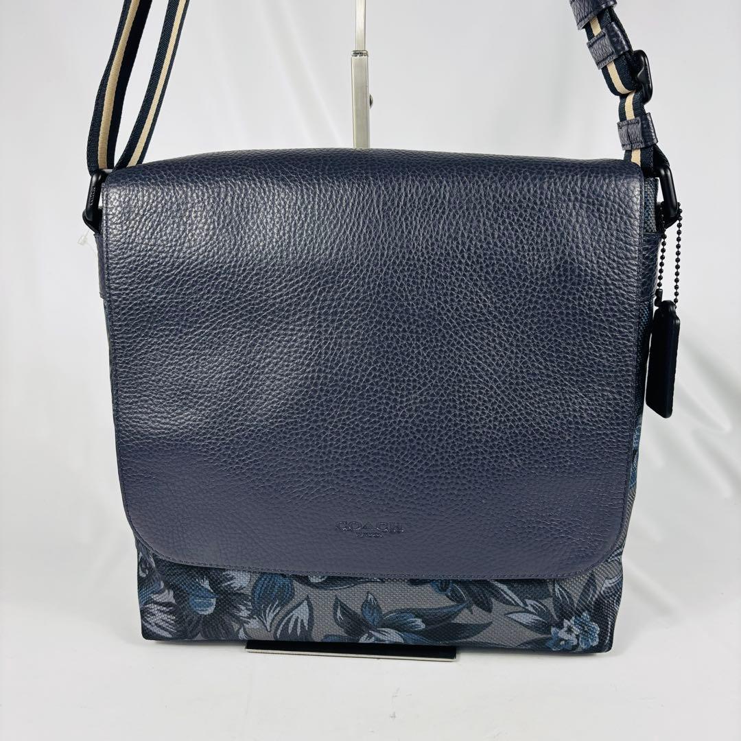 美品　コーチ 　 ショルダーバッグ　メッセンジャーバッグ　 ハワイアン柄