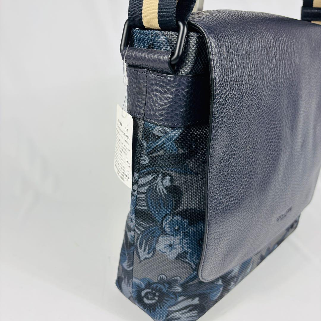 美品　コーチ 　 ショルダーバッグ　メッセンジャーバッグ　 ハワイアン柄