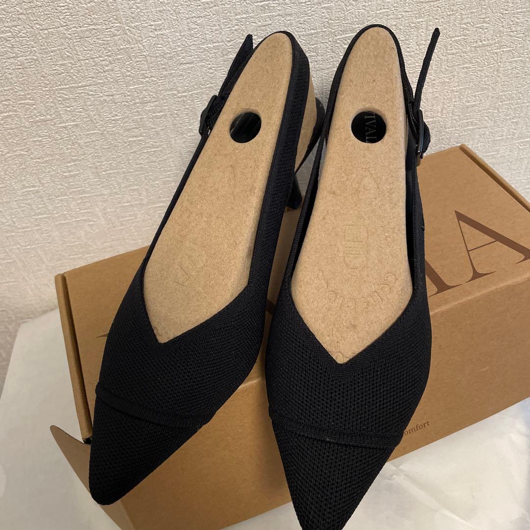 人気　ほぼ新品！VIVAIA 黒 スリングバック ポインテッドトゥ サンダル