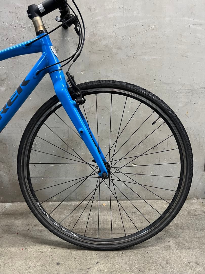 クロスバイク　トレック　FX 7.4 TREK アルミ