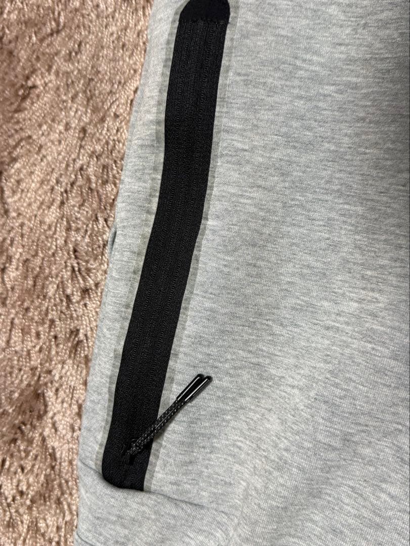 ナイキ　メンズ　Ｍ　３代目テックフリース　グレー　セットアップ　９１