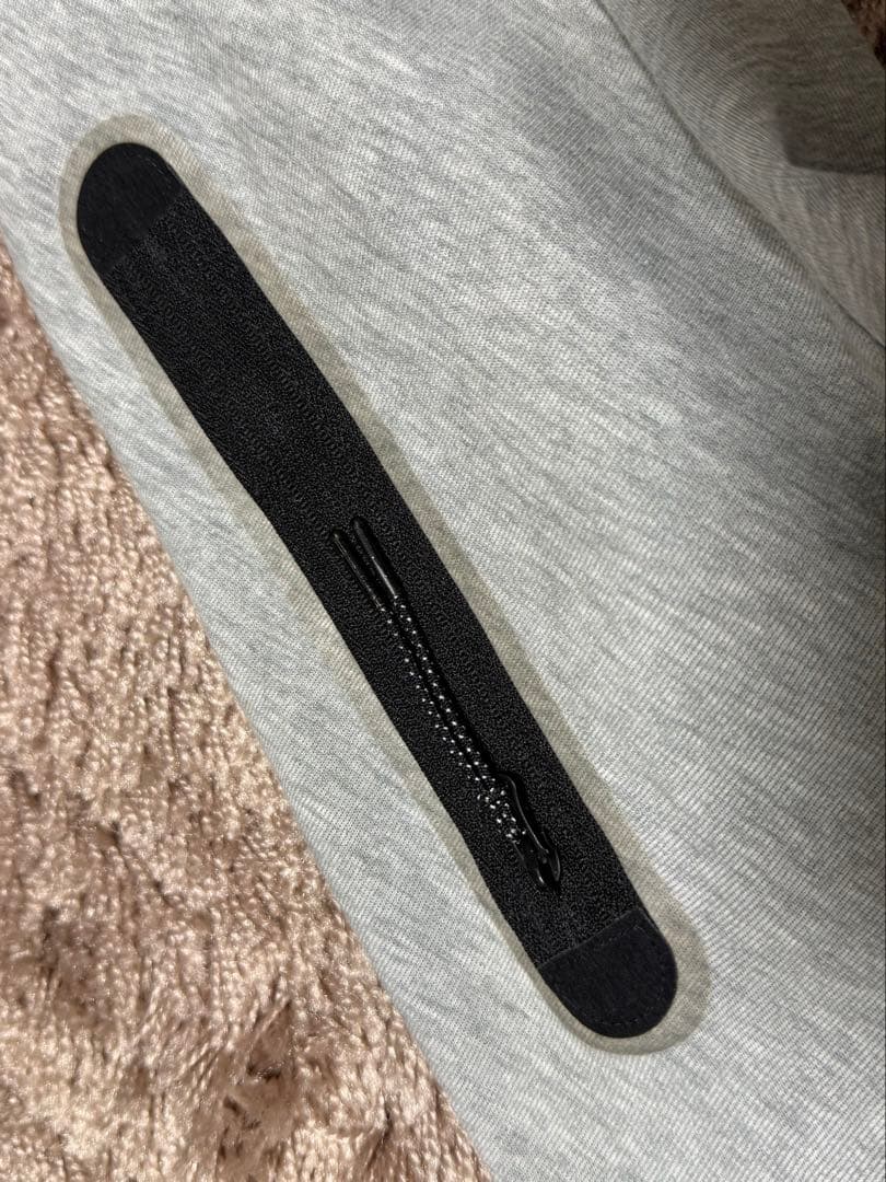 ナイキ　メンズ　Ｍ　３代目テックフリース　グレー　セットアップ　９１