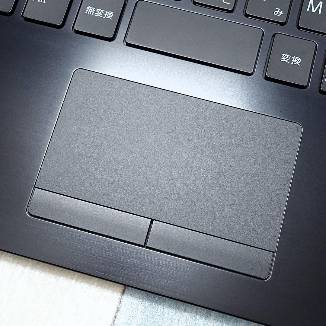 高年式の１３インチ薄型軽量モバイル✨１０世代コアｉ５に超高速新品ＳＳＤ５００ＧＢ