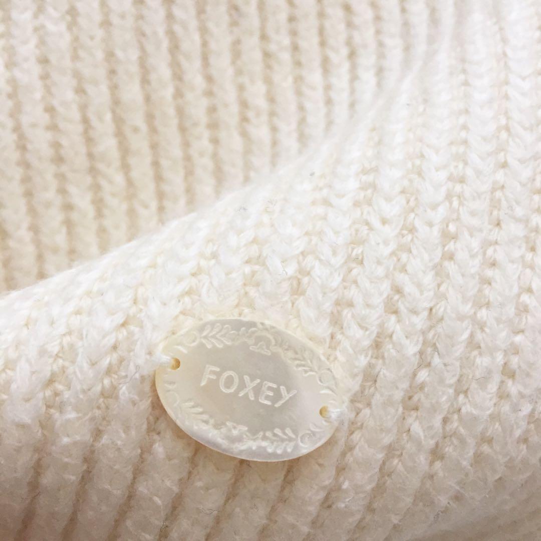 フォクシー　ニット　ロゴ付き　ホワイト