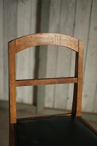 古い木製の椅子　レトロ　チェア　古家具　古道具