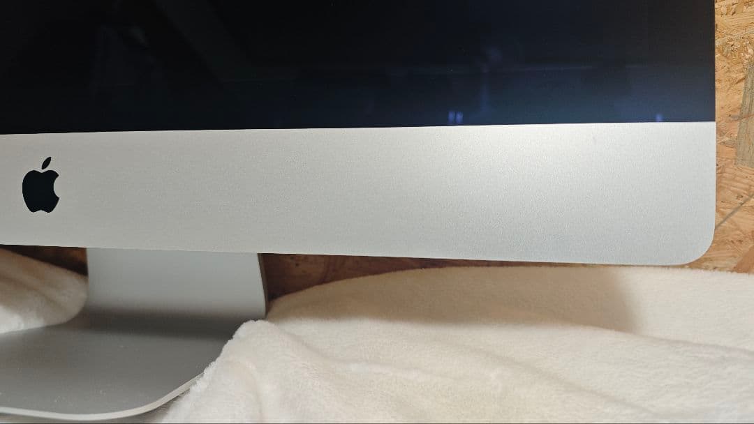 ささえ 27インチiMac Retina 5K(2020)40GB