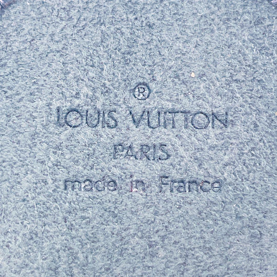 1EM42 LOUIS VUITTON ペンケース グリーン ルイヴィトン LV