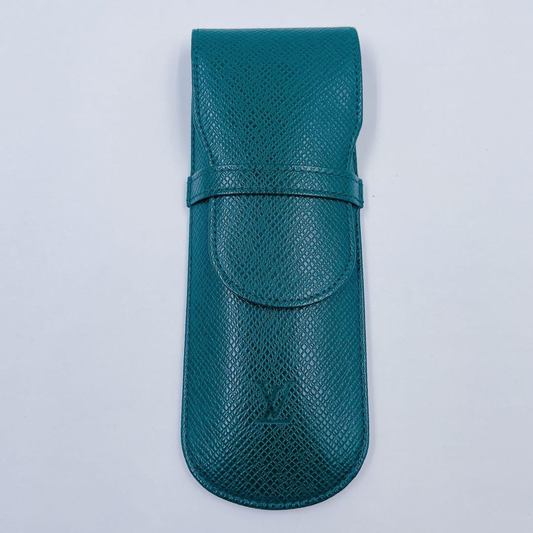 1EM42 LOUIS VUITTON ペンケース グリーン ルイヴィトン LV