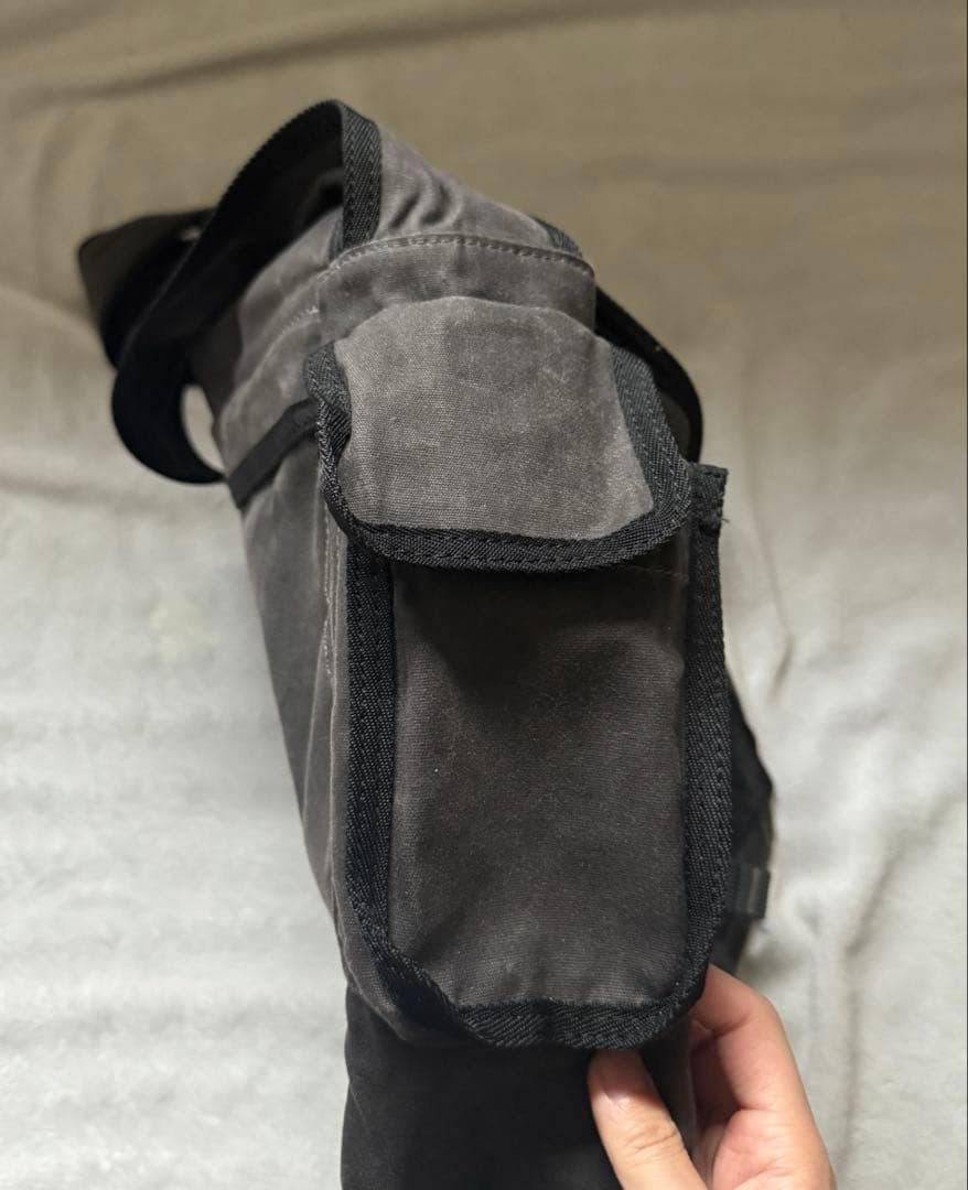 【完売品】Acne Studios メッセンジャーバッグ　グレー/ブラック