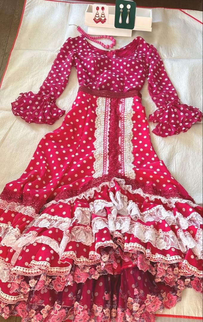 ★ rinです　フラメンコ　ブラウス・ピアス2点・ネックレス