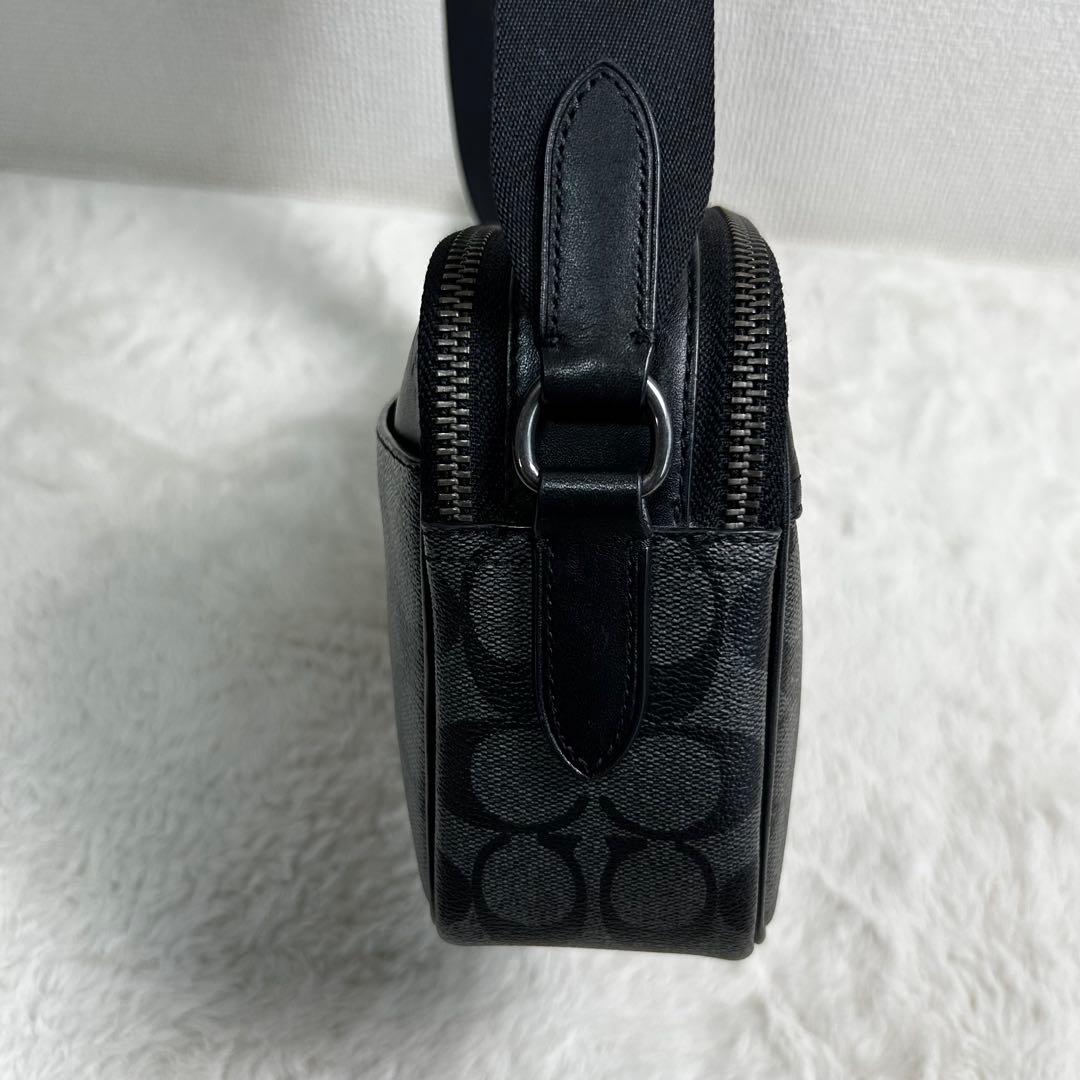 COACH ダブルファスナー　ショルダーバッグ レザー 斜め掛け シグネチャー