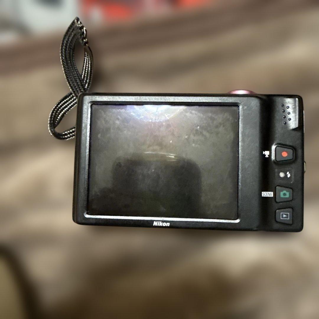 Nikon Coolpix ピンク 7倍ズーム