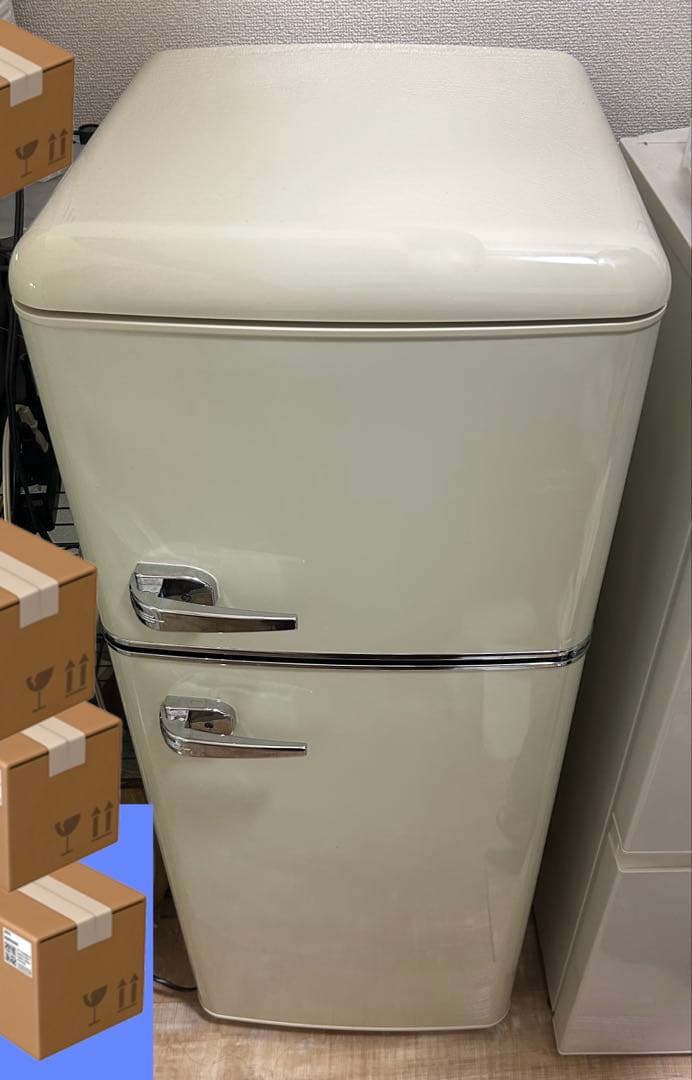 アイリスオーヤマアイボリー　レトロ風　インテリア冷蔵庫 114L