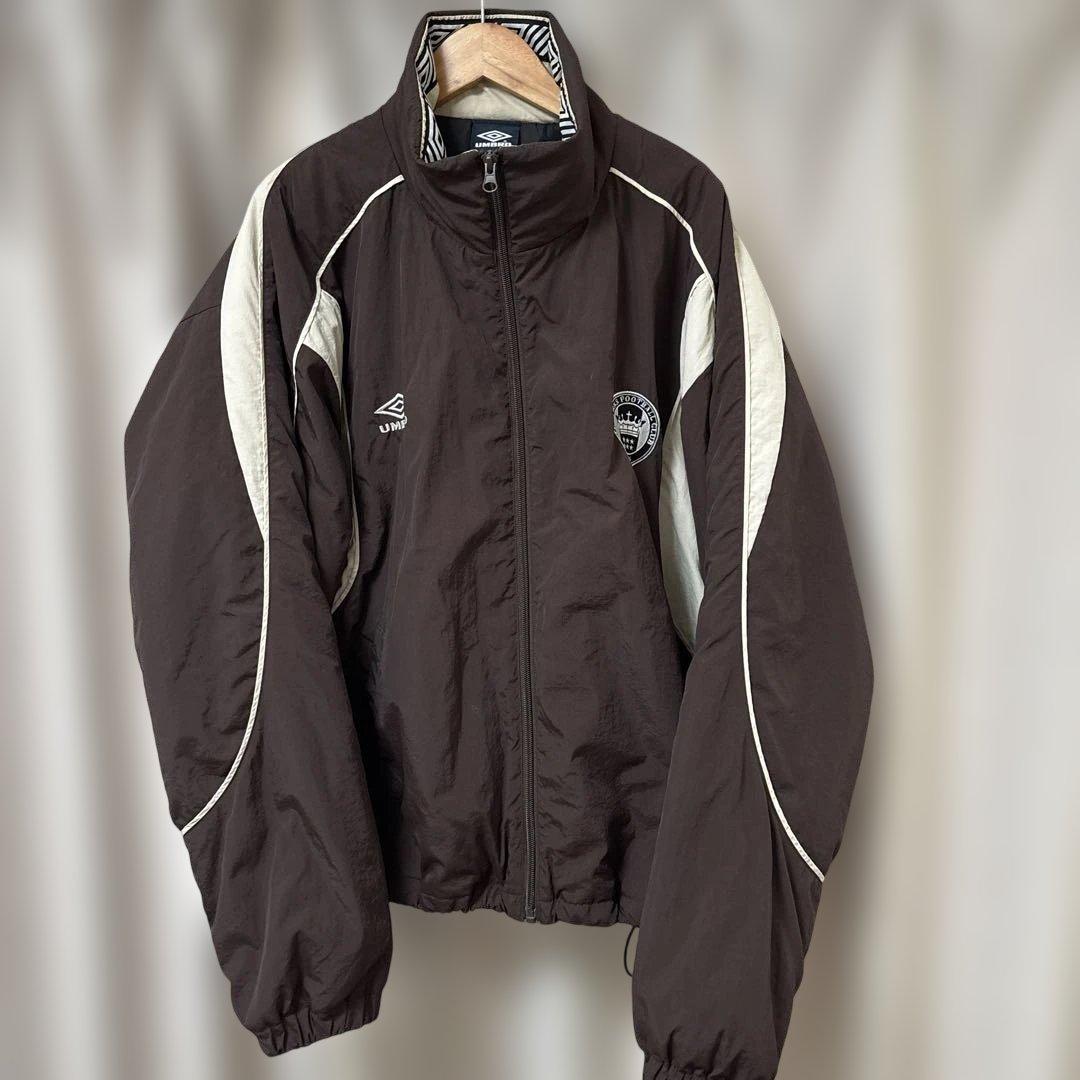 UMBRO ブラウン ナイロンジャケット サッカークラブロゴ付き