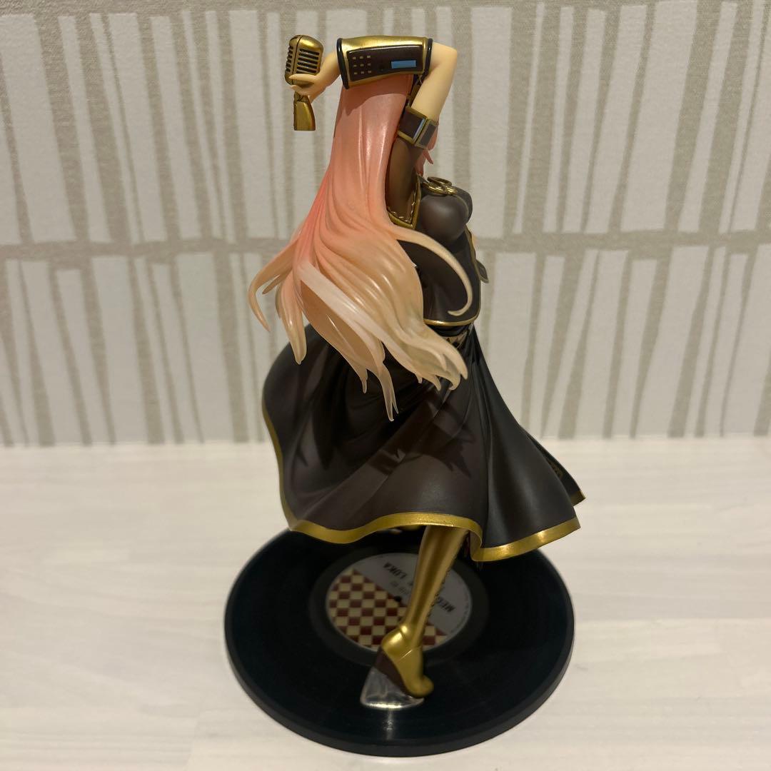 巡音ルカ 1/7スケールフィギュア Tony ver.