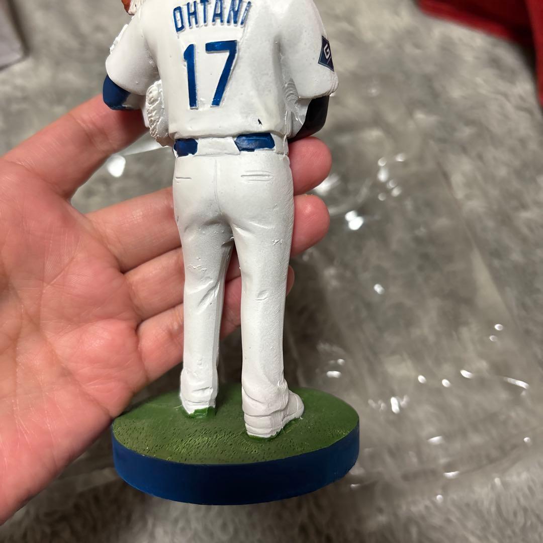 【値下げ】大谷翔平　フィギュア ドジャース　17 デコピン　バブルヘッド