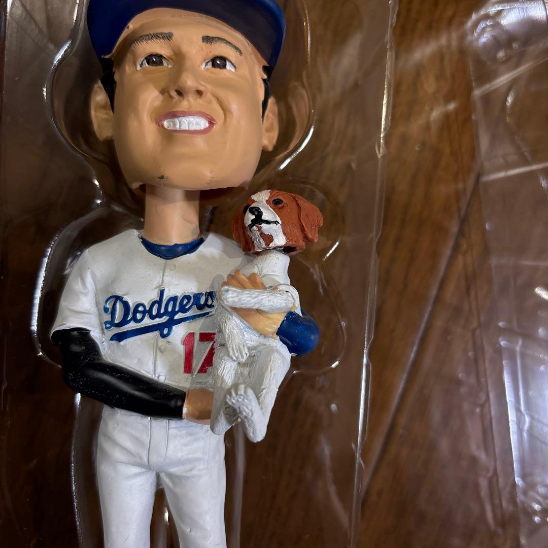 【値下げ】大谷翔平　フィギュア ドジャース　17 デコピン　バブルヘッド