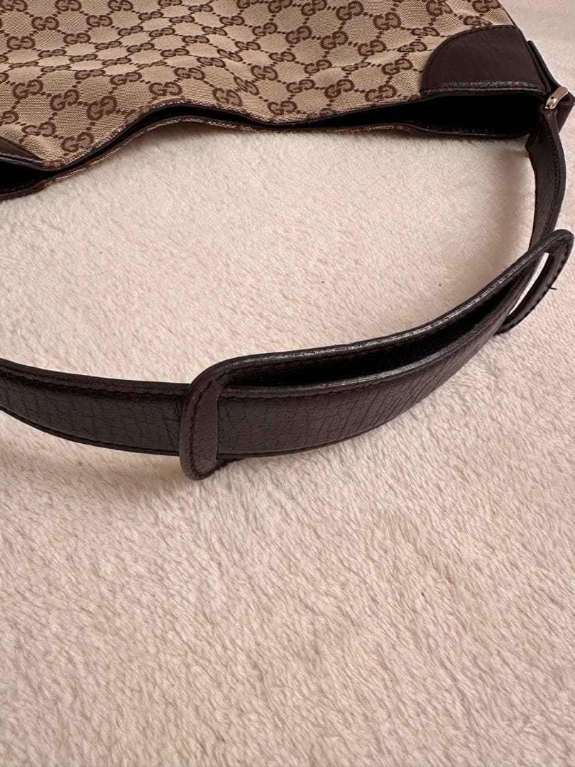 GUCCI GGキャンバス レザーバッグ