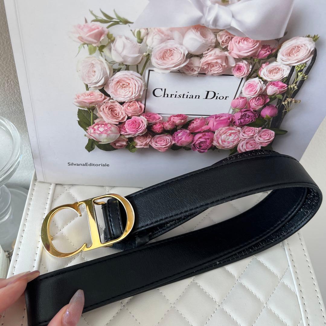 Christian Dior ベルト　ゴールドバックル　ゴールドロゴ　レザー