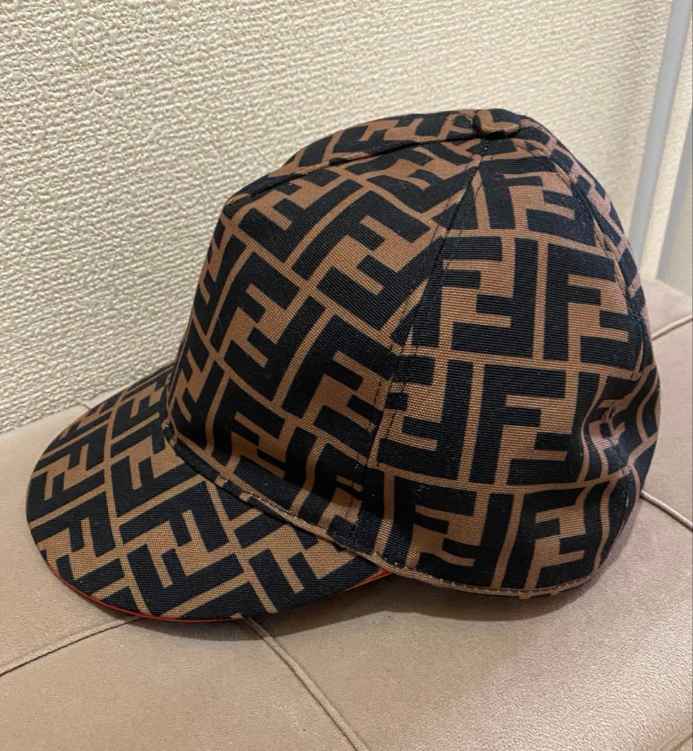 FENDI ロゴキャップ　正規品　コットン　ズッカ