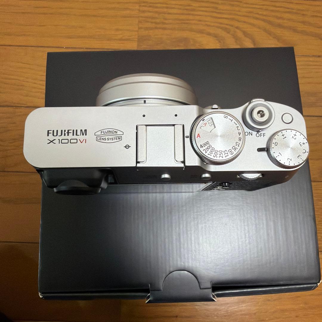 美品 Fujifilm X100VI コンパクトデジタルカメラ