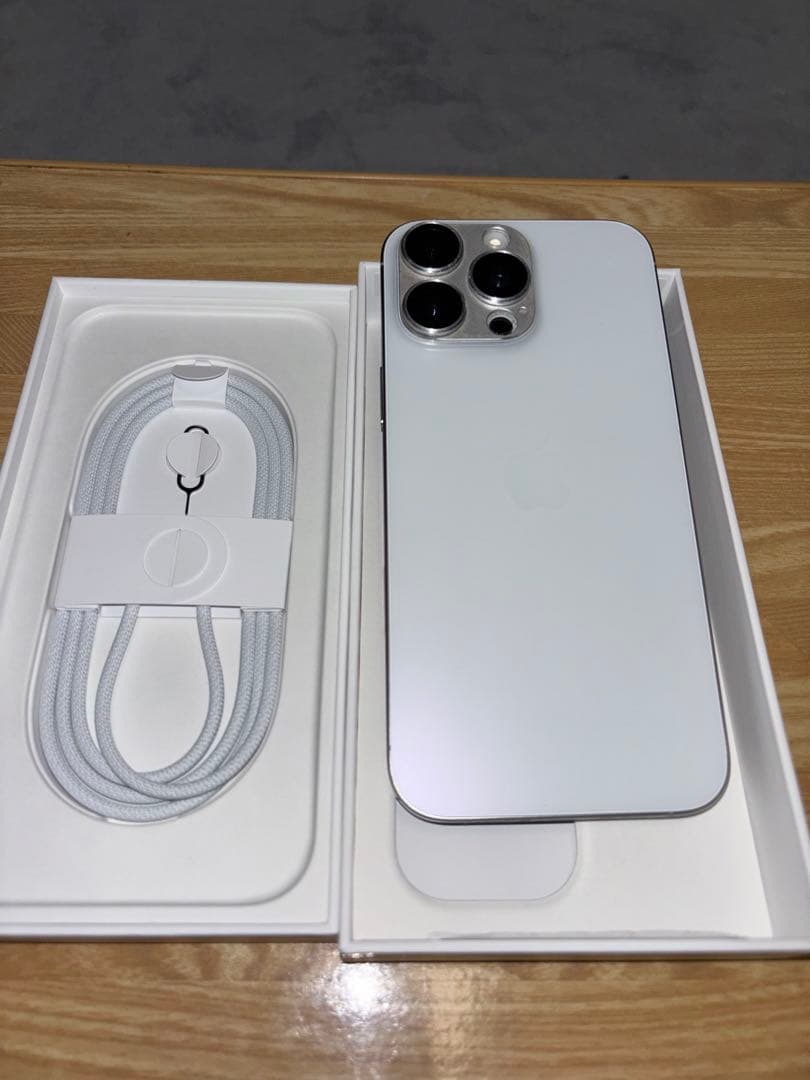 iPhone 16 Pro Max 256 GB 値下げ中